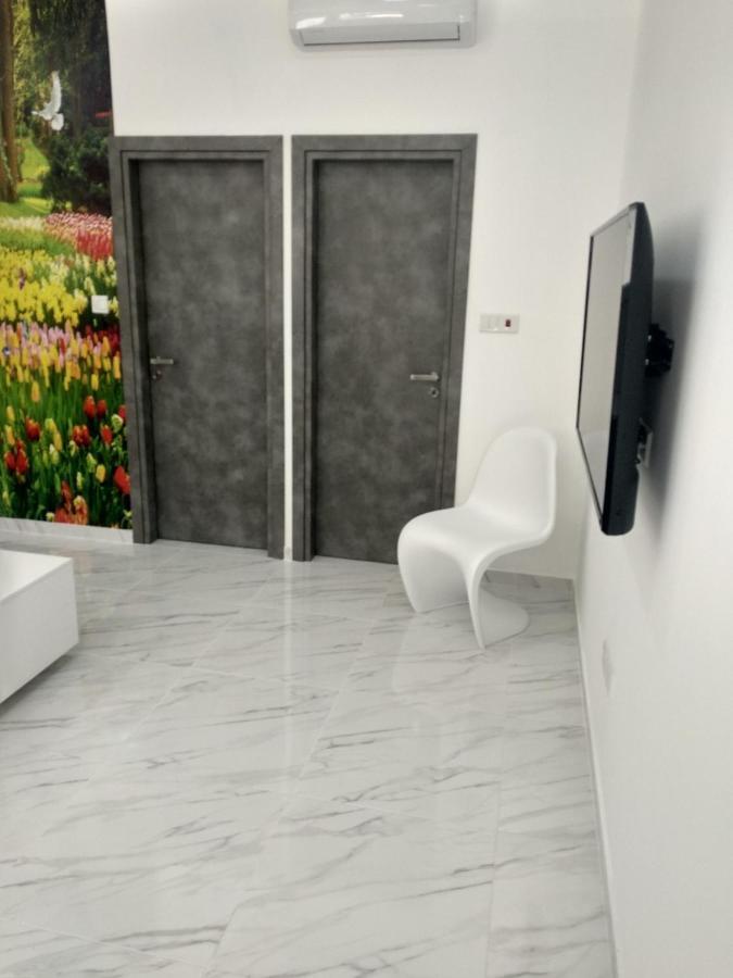 2 Brothers Apartment Limassol Bagian luar foto